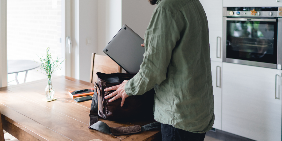 5 conseils essentiels pour choisir la Sacoche Homme de Travail idéale