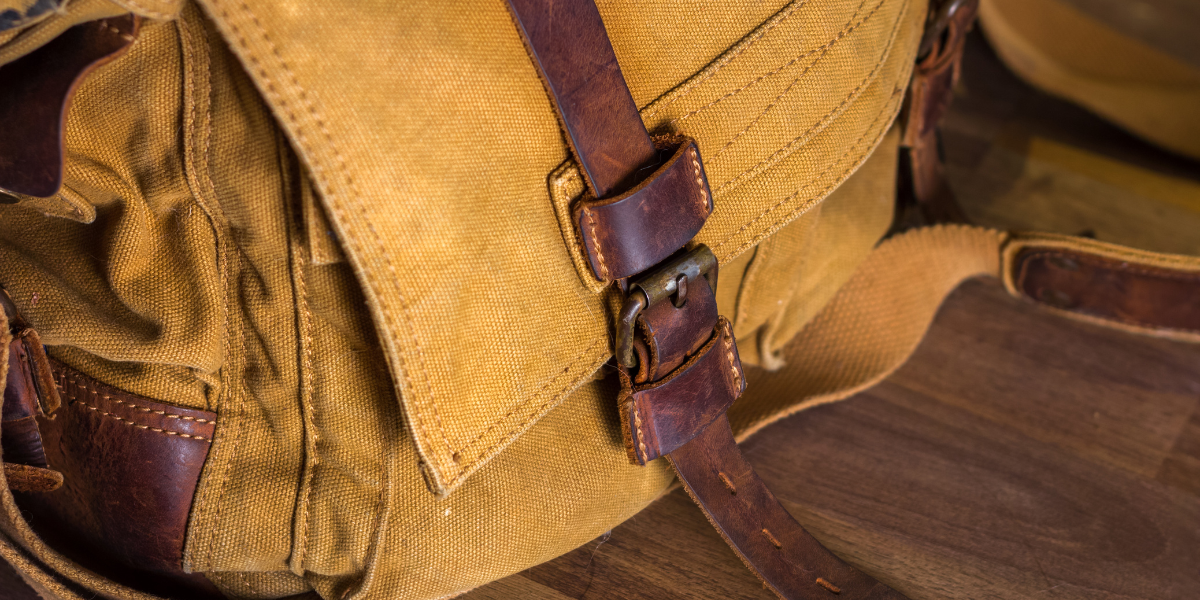 Comment entretenir une sacoche en toile sans l’abîmer ?