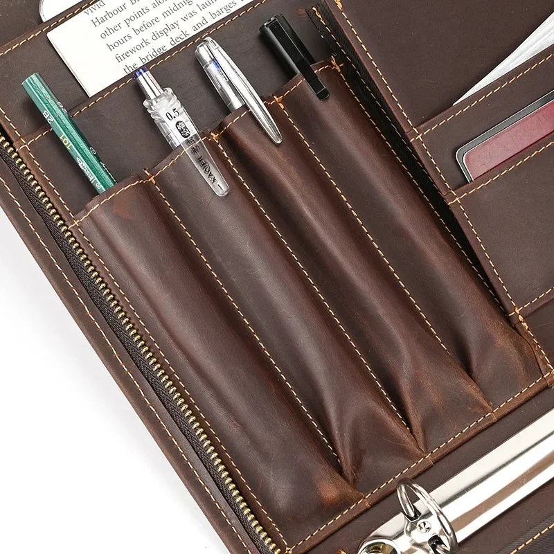 Conférencier en cuir