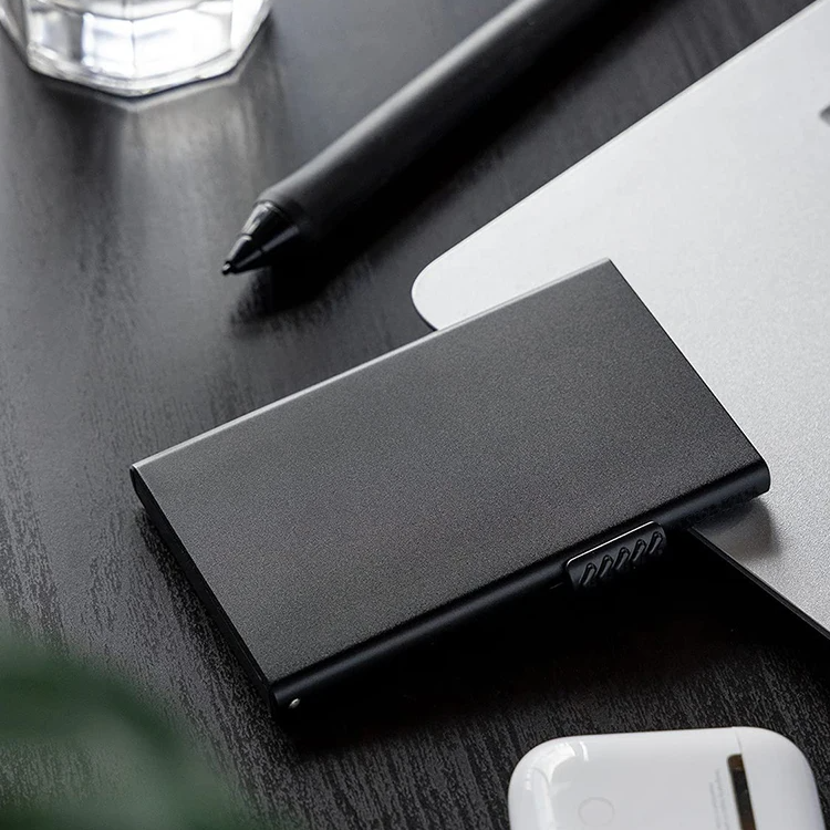 Porte-cartes en aluminium pour homme