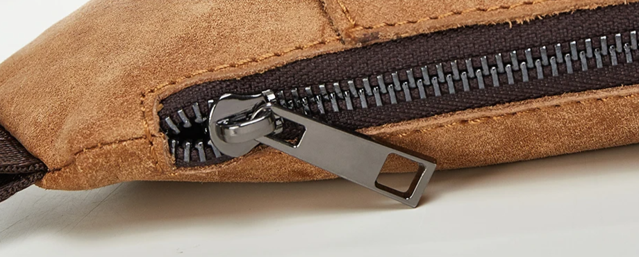 Sacoche de poitrine homme en cuir